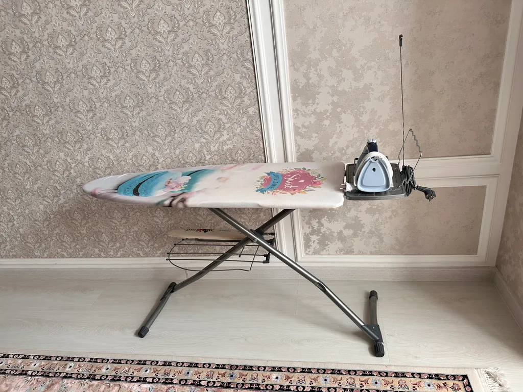 Квартира с двумя кондиционерами и вентилятором