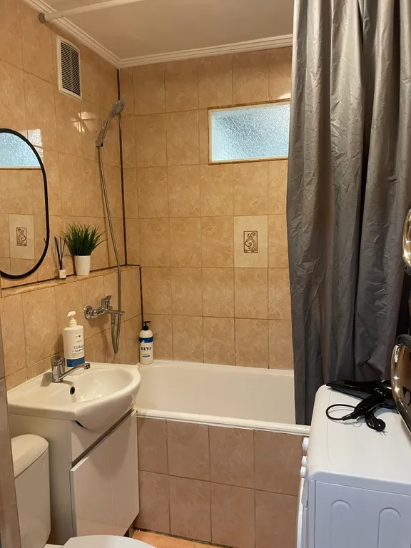 Аквамариновый вечер в центре города