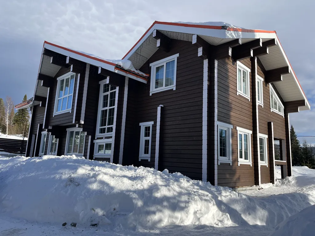 Коттедж Усадьба в лесу с видом на горы — аренда посуточно в Шерегеш