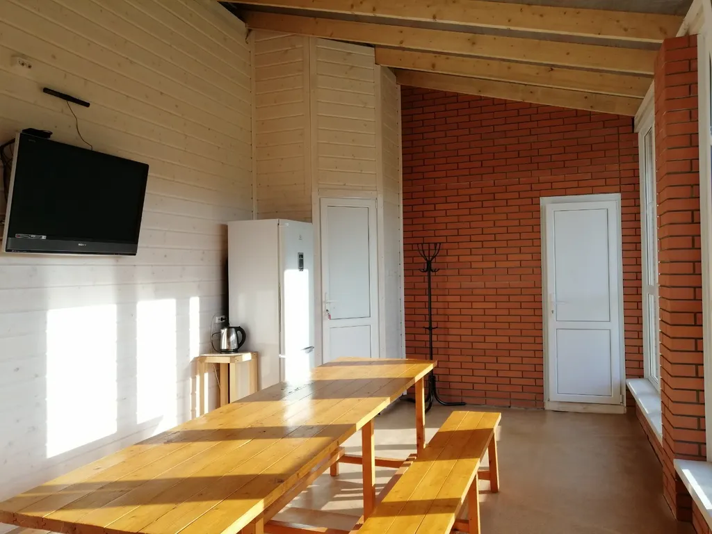 Дом-беседка с зоной барбекю и комнатой отдыха