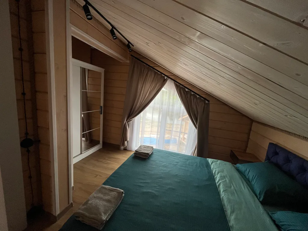 Дом на берегу Волжского водохранилища