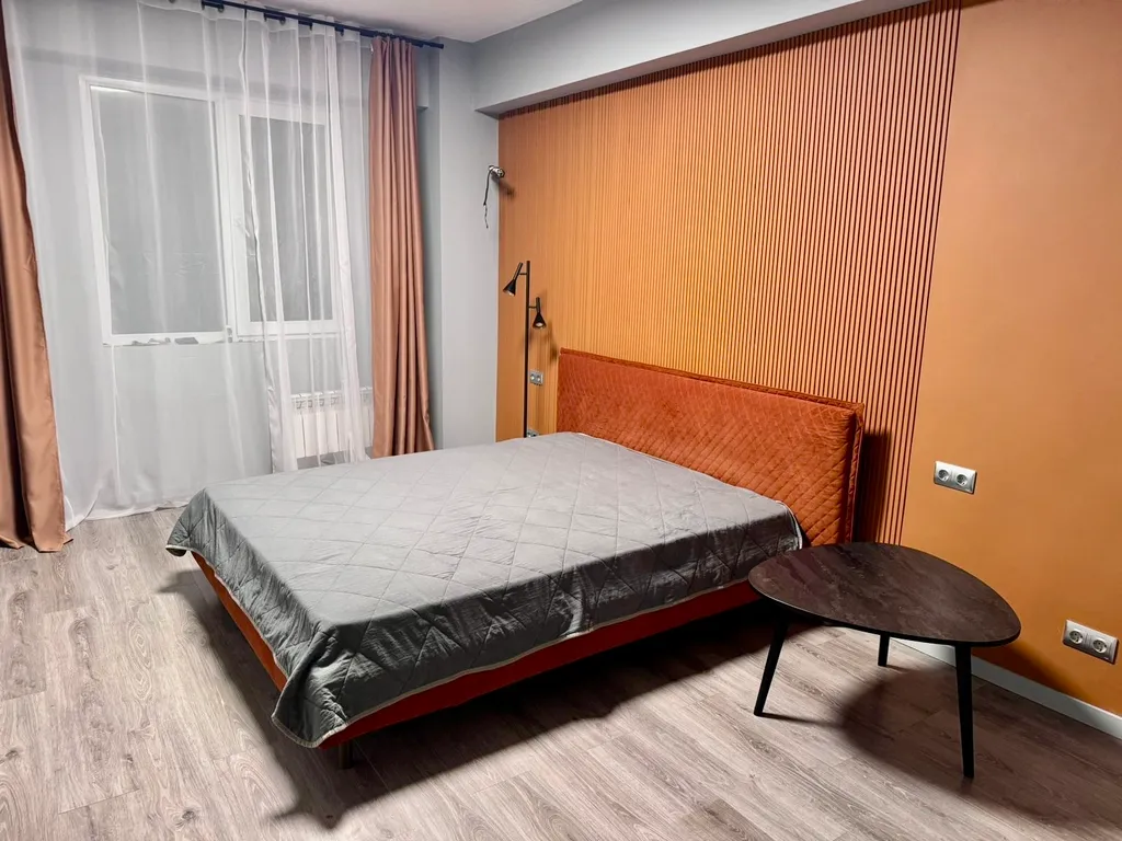 Апартаменты 100 кв.м на проспекте Победы, 7