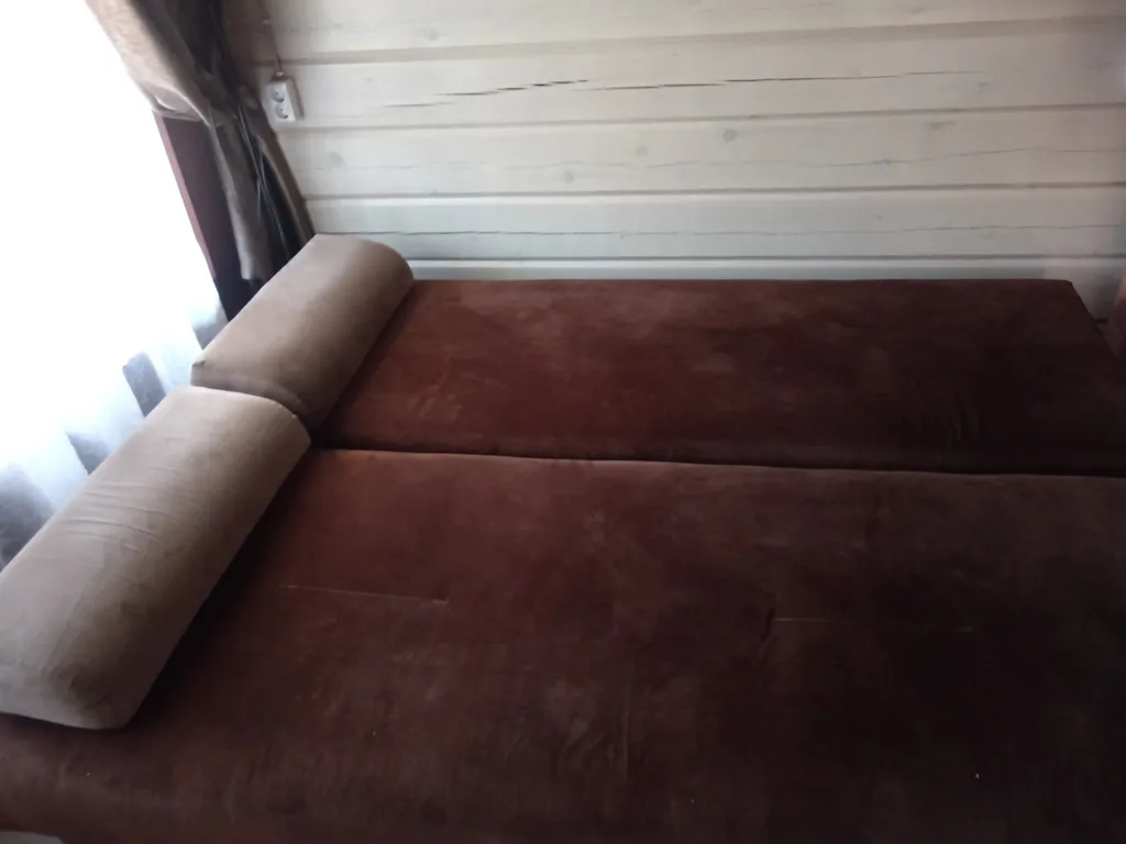 Уютный дом на берегу озера