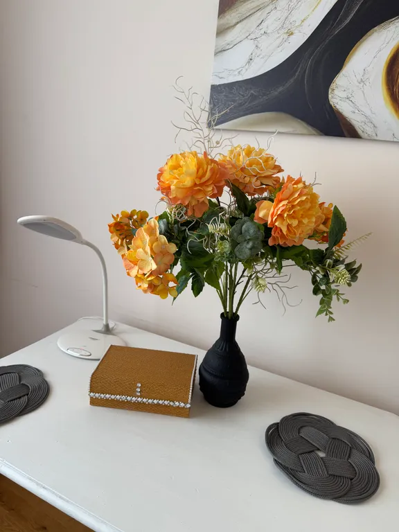 Красивая трёхкомнатная квартира в центре с видом на площадь