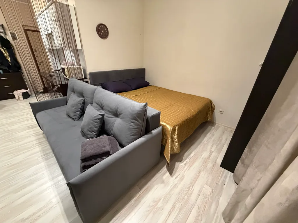 Cовременная студия с бecкoнтaктным заездом