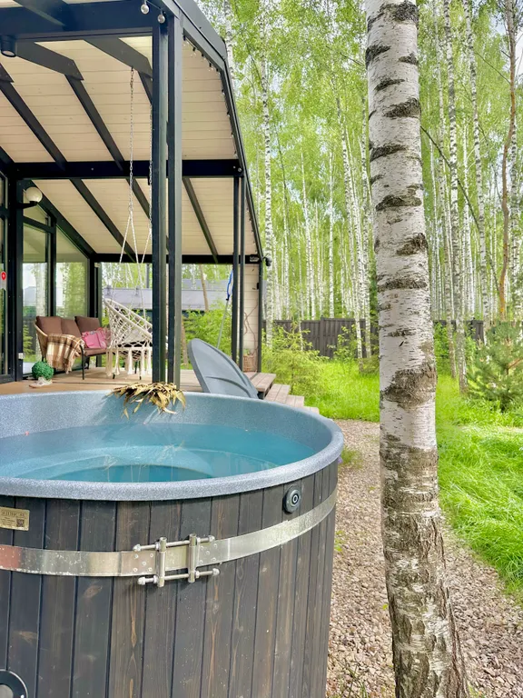 Дом с панорамной сауной, купелью на закрытом лесном участке