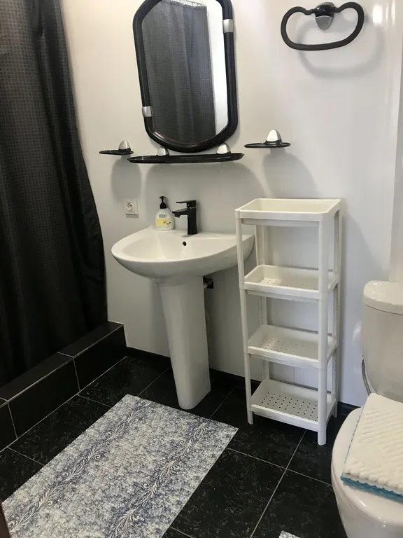 Трехместный номер, с двуспальной и односпальной кроватями