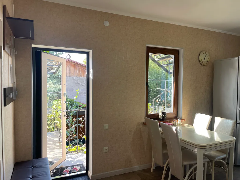 Второй этаж в трёхэтажном доме