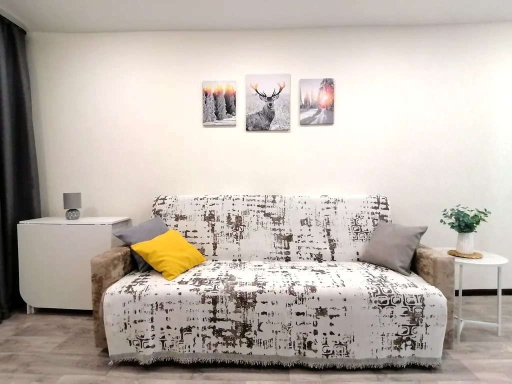 Уютная и тёплая квартира в центре города. Столовая расположена  в доме