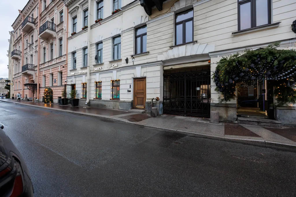 Квартира Квартира Апартамент на набережной реки Мойки с 3 спальнями — Санкт-Петербург