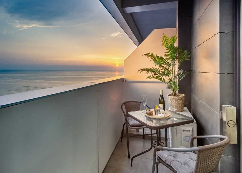 Fountain Vista Luxury Residence in Alliance Palace