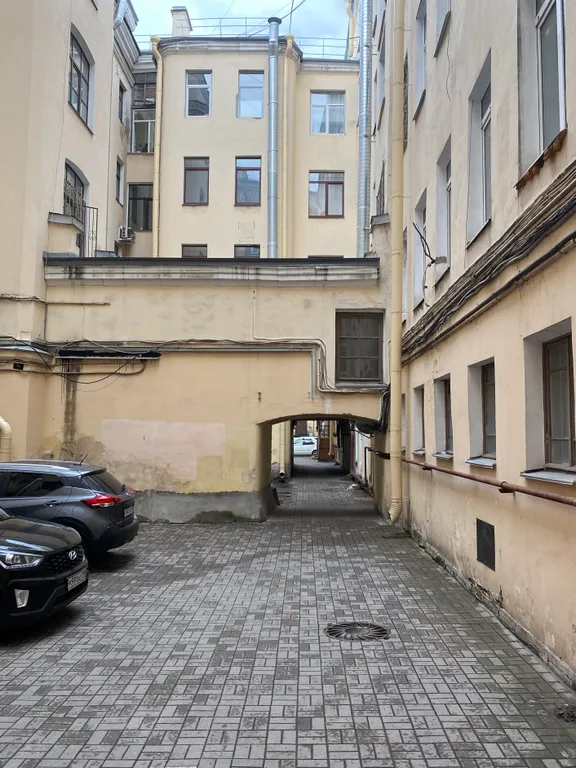 Просторная двухкомнатная квартира у Русского музея