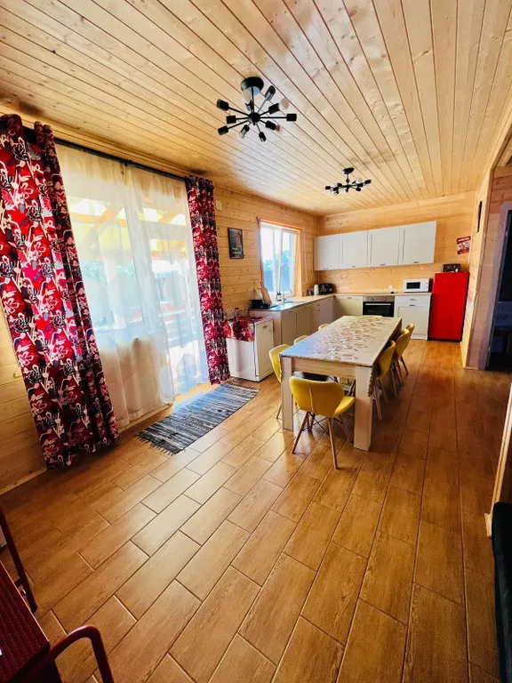 Дом на Горьковском море напротив спортивной базы Море спорта