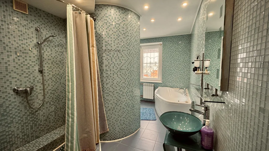 2-комнатная квартира в центре города с сауной и джакузи