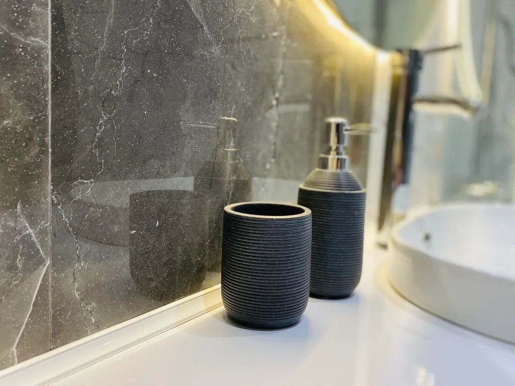 Современная светлая студия в горах