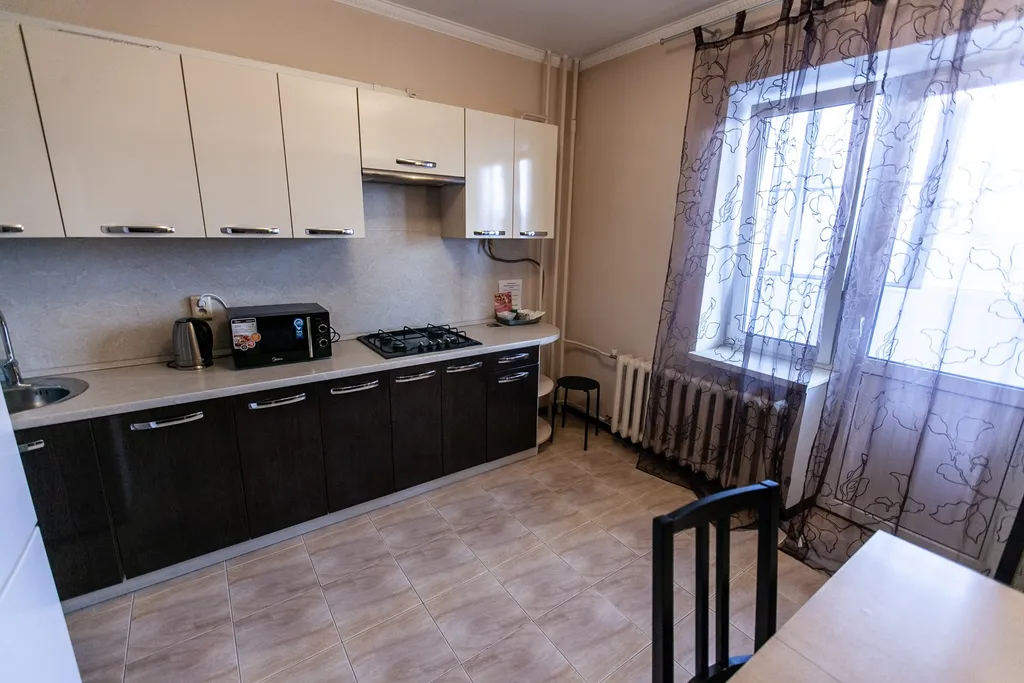 Просторная 1-комнатная квартира напротив ТЦ Обними - Курчатова 72