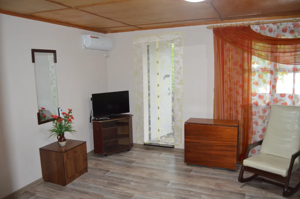 Коттедж Домик у моря — Ейск