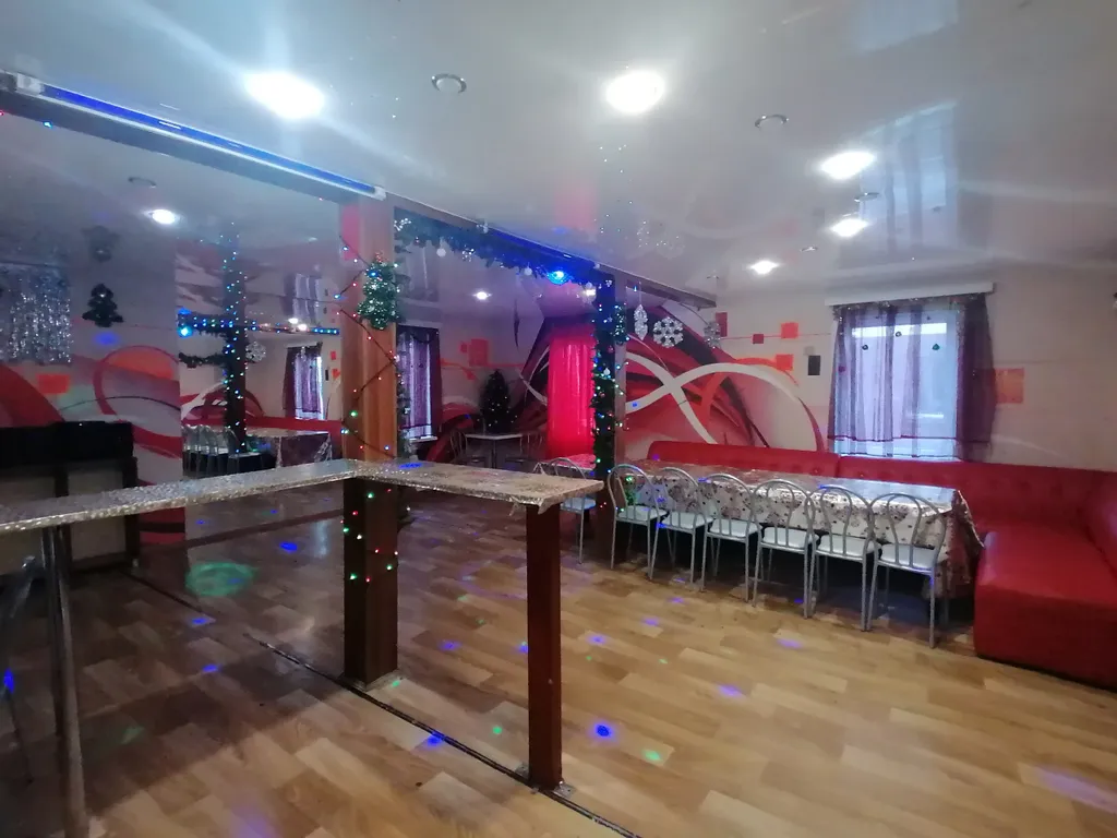 Коттедж в Красном стиле