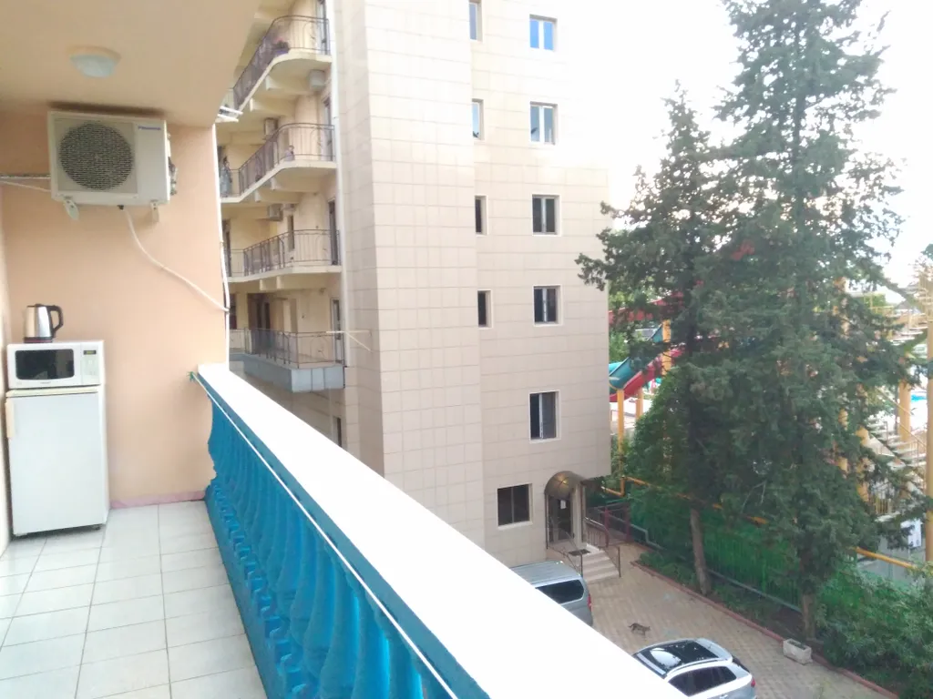 Морская Звезда к.3 - студия с 3-мя односпальными кроватями и лоджией