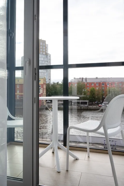 Просторная студия на набережной