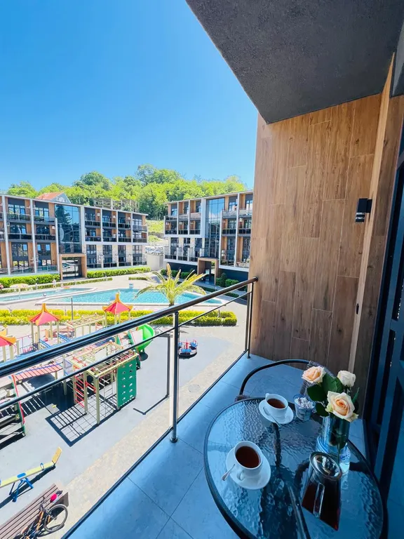 Студия трехместная с бассейном