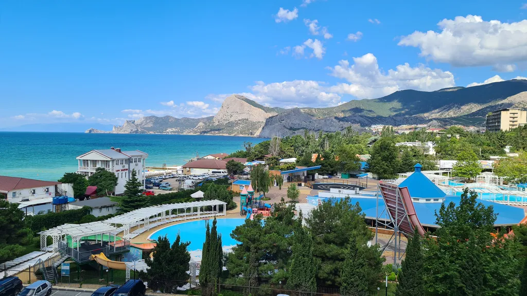 Двухкомнатные апартаменты в апарт-комплексе Атлас с видом на море