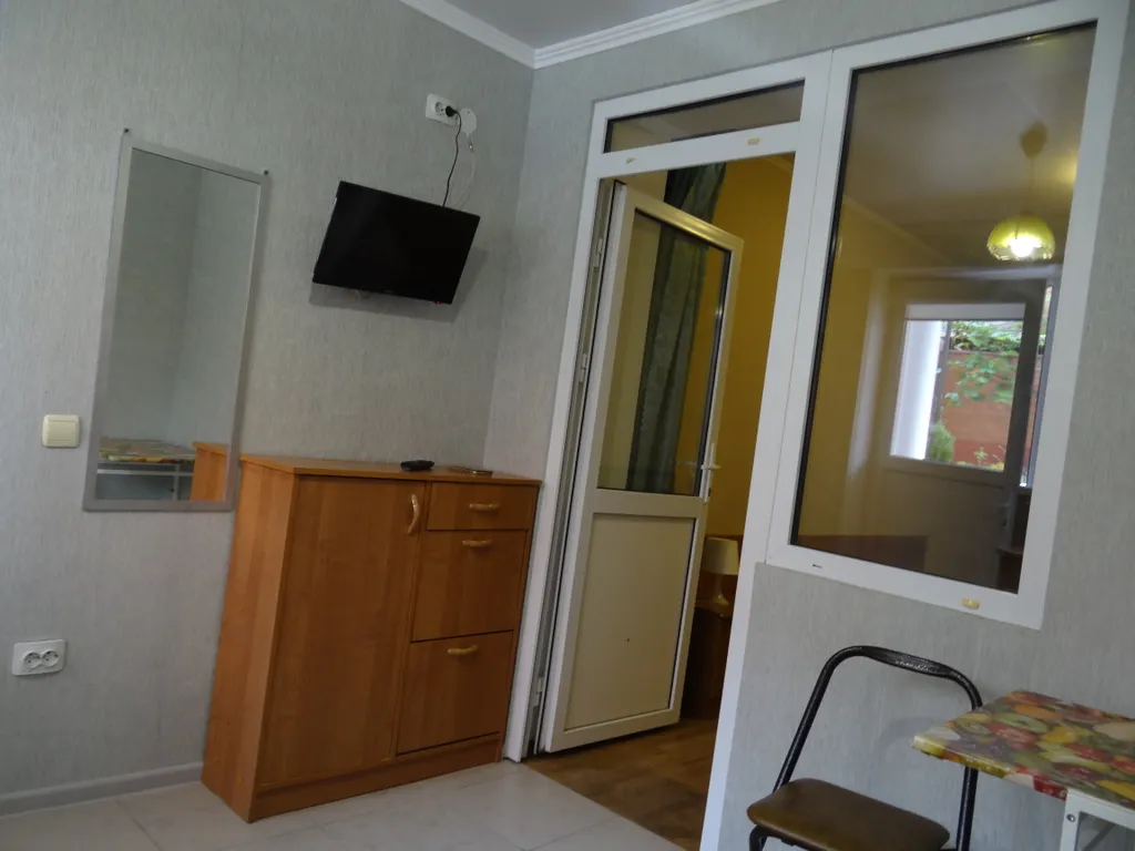 Квартира Квартира Семеный с кухне с видом на детскую площадку — Геленджик