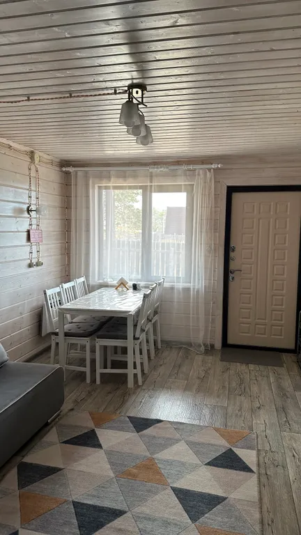 Благоустроенный дом на индивидуальной территории с видом на Байкал