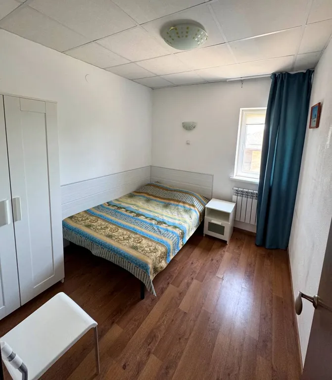 Две спальни, кухня с диваном, балкон