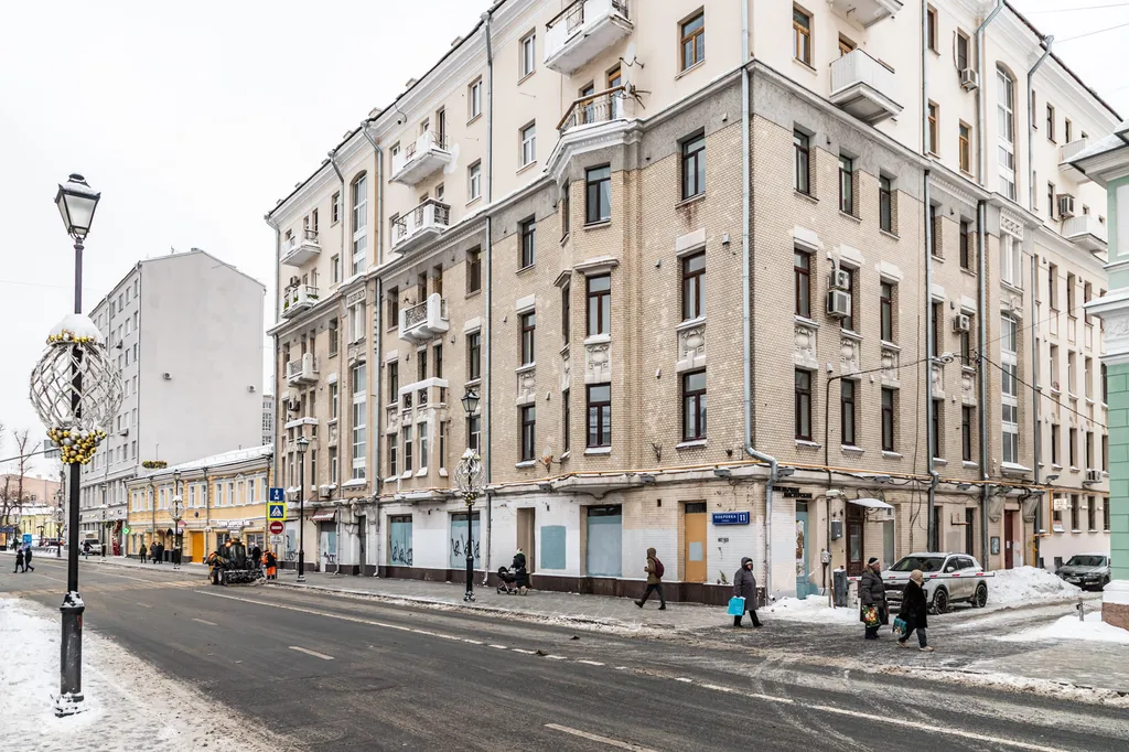 Квартира 4-комнатная квартира в центре с собственной парковкой — Москва