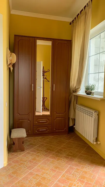 Уютный домик на берегу реки