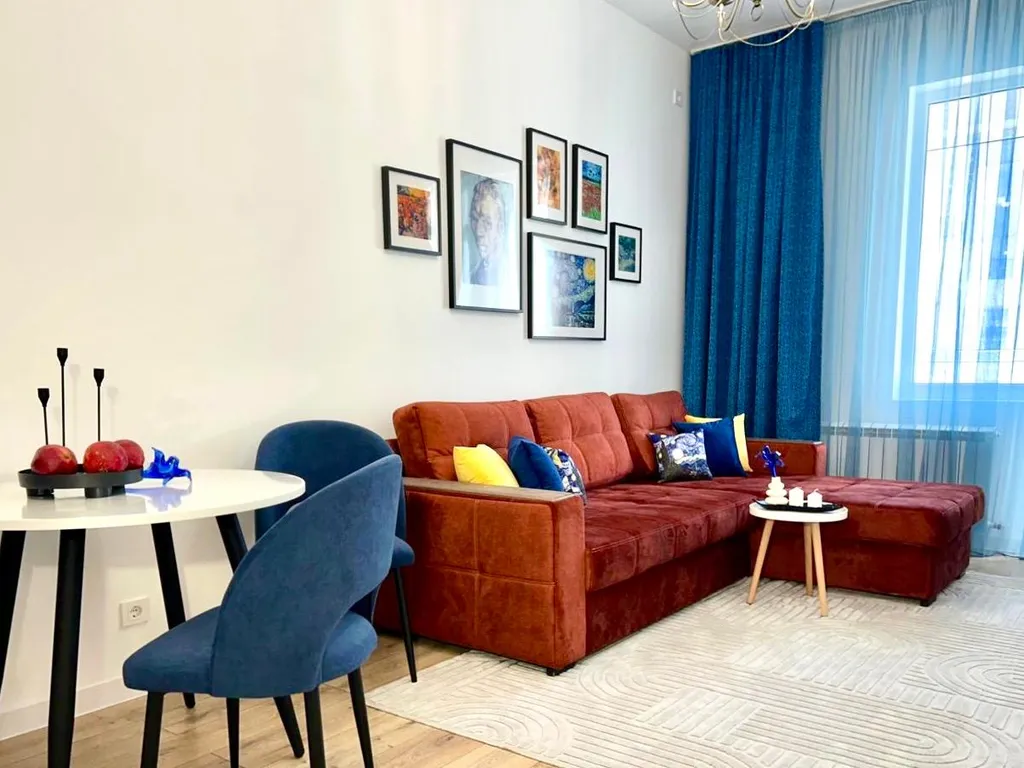 Квартира Двухкомнатные апартаменты Ван Гог рядом со знаменитым Арбатом — Алматы