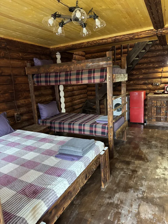 Двухэтажный сруб для большой компании