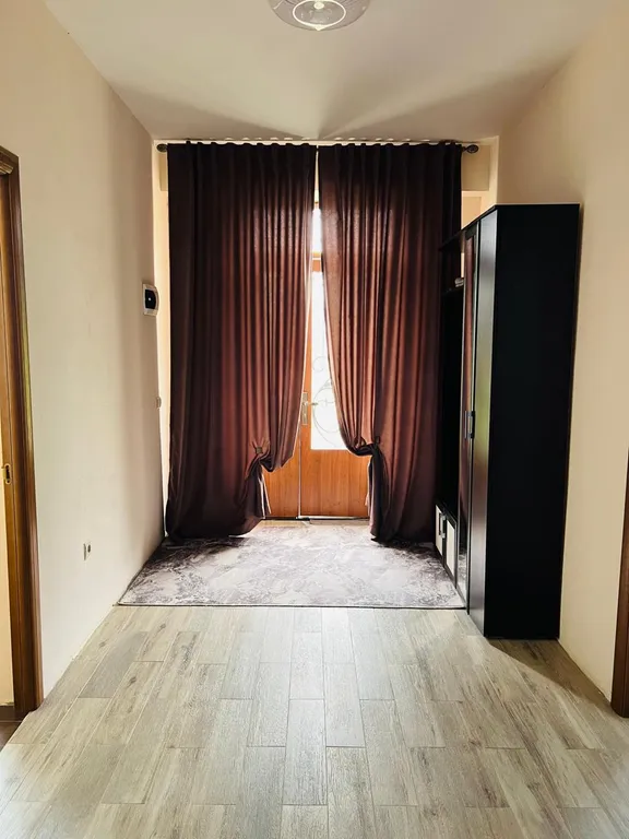 Уютный домик около речки