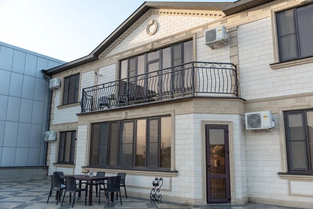 Апартаменты с видом на достопримечательность большую белую Месеть