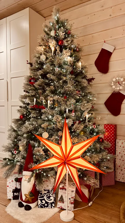 Коттедж Новый дом с баней и уличной джакузи — Ефимово