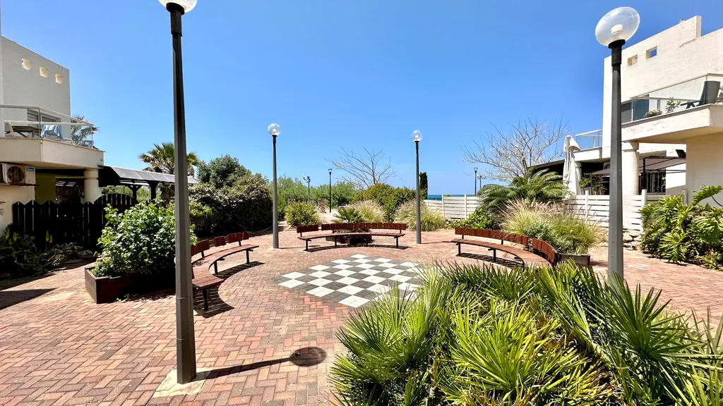 GW945 квартира с балконом с видом на море (Gugel Waves Nahariya)