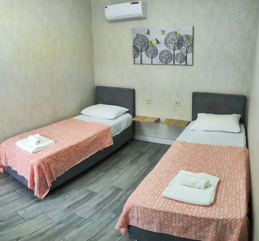 2 комнатный номер в гостинице kulikov house с бассейном