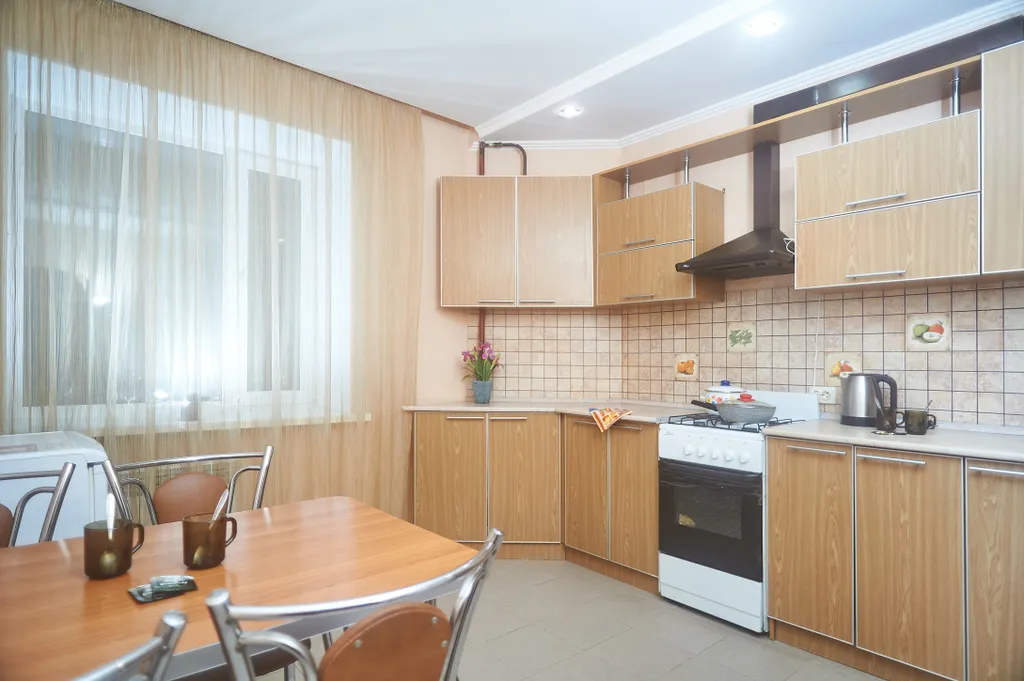 Двухкомнатная с изолированными комнатами в центре рядом с зоопарком