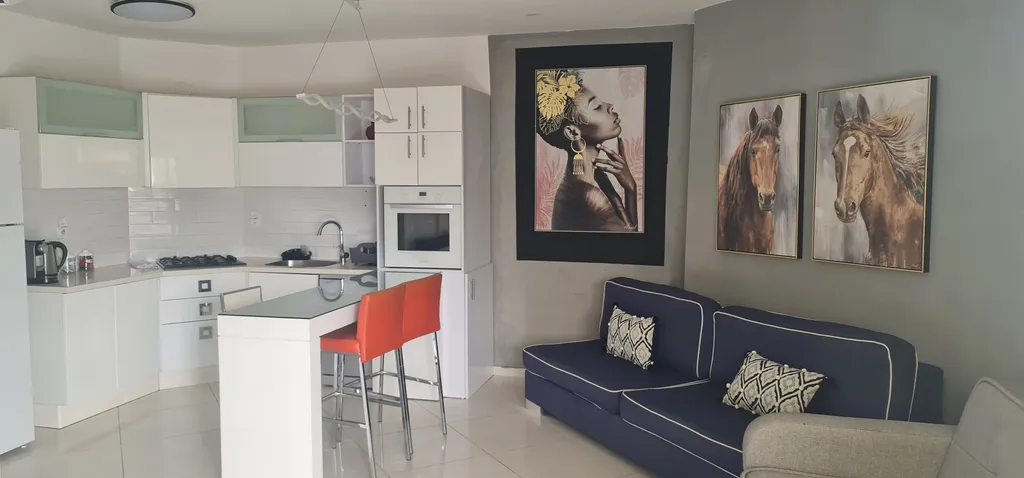 Квартира с частном бассейном