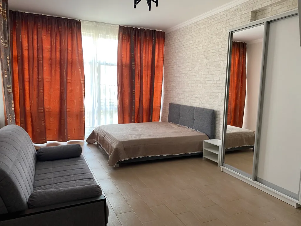 Дом в живописной деревне у моря с бассейном