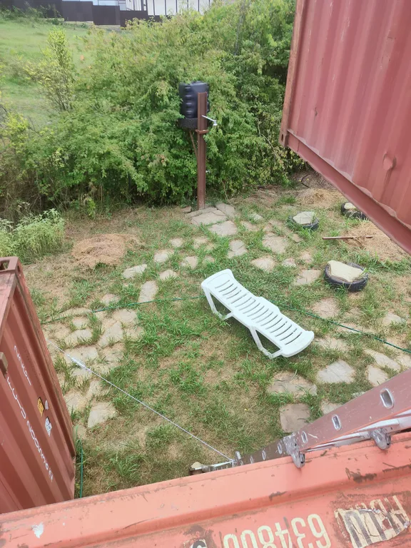 Палатка в морском контейнере