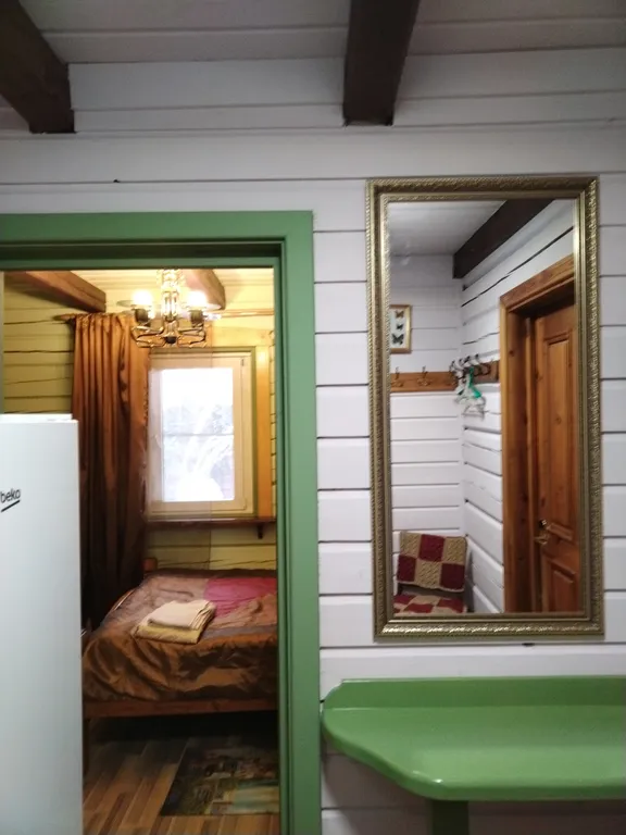 Малый коттедж на берегу озера