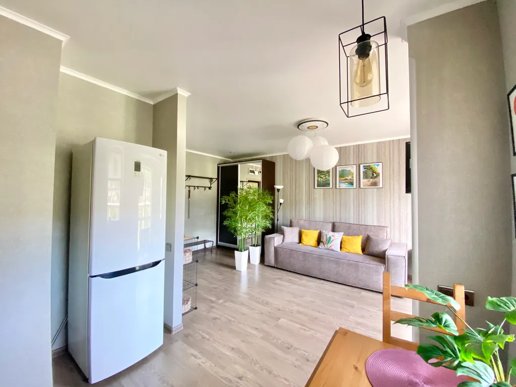 Квартира Квартира Уютная студия с панорамными окнами, балконом, видом на горы — Мацеста