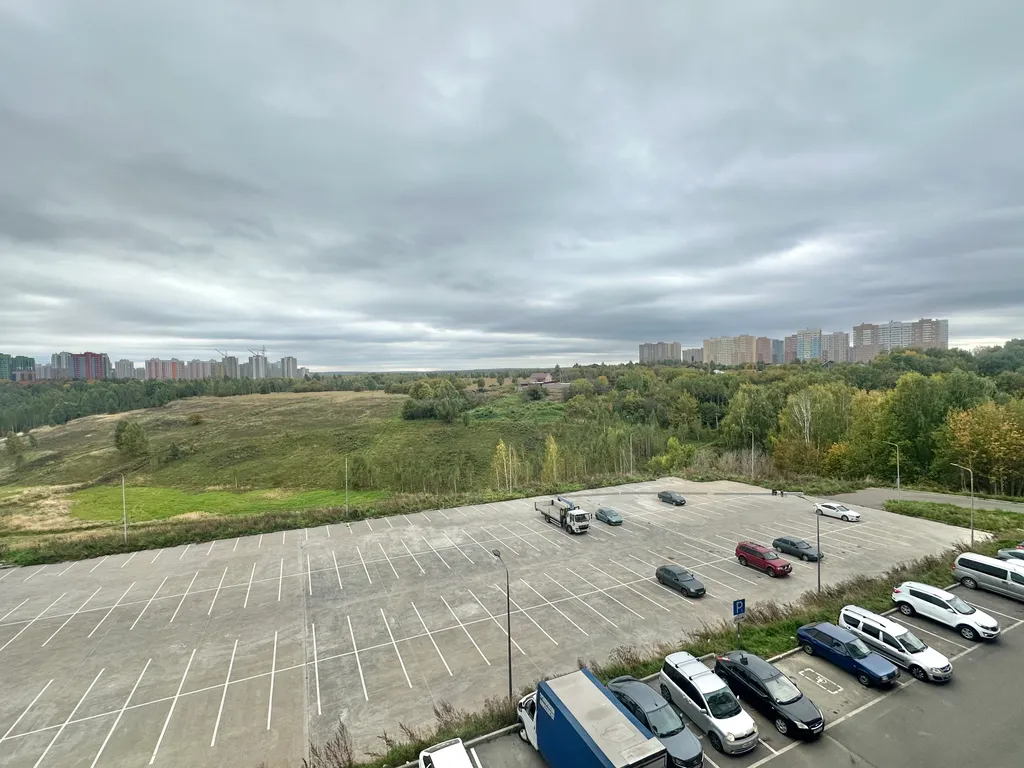 Однушка с большой парковкой