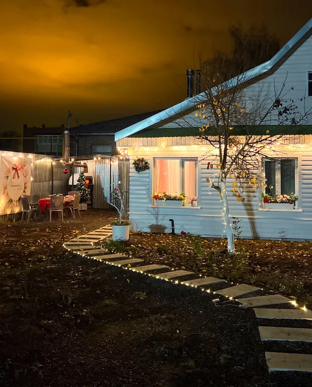 Волшебный дом у Волги в Казани: тёплый уют, мангал-зона и проектор