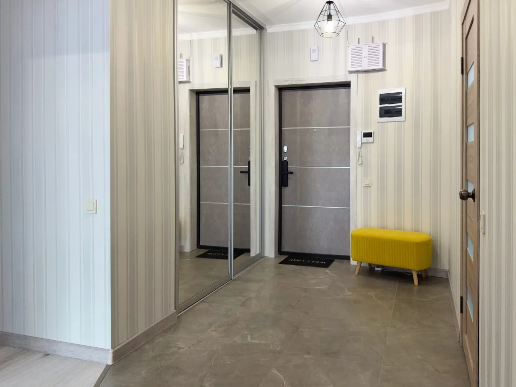 Квартира на набережной