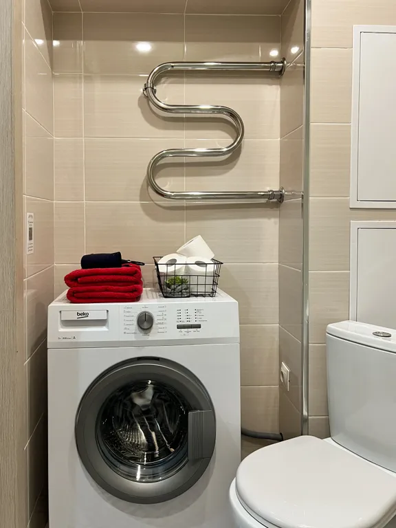 Интересная студия для троих