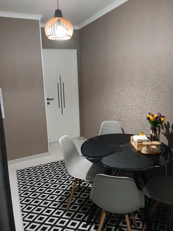 "Квартира в центре города с видом на горы"