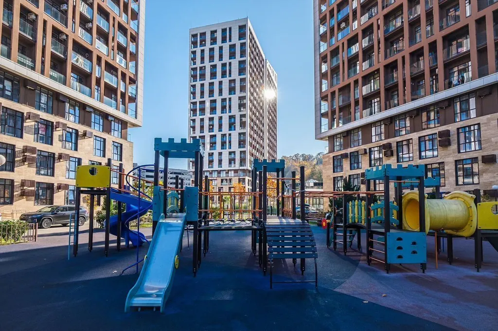 Дизайнерская светлая студия для 3 человек